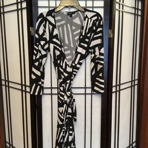 3/4 Sleeve Black and White Wrap Dress